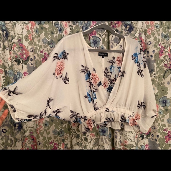 Showpo Floral Cropped Blouse - Picture 1 of 5